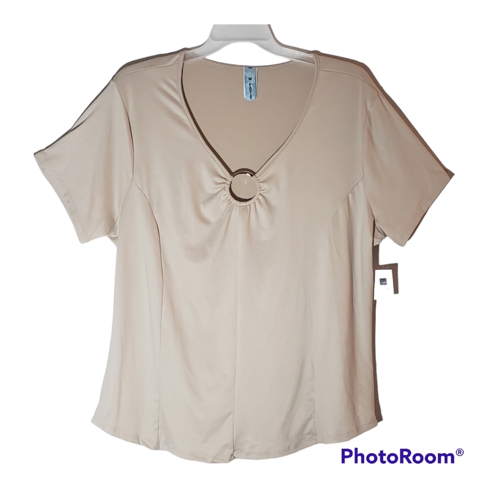 M.Fasis women's plus size 3X keyhole neckline pullover top.